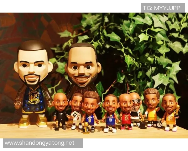 足球明星手办摆饰品尽显球场魅力完美融入家居装饰风格