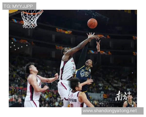 2018年CBA精彩对决回顾浙江队与广东队的巅峰对抗录像分析